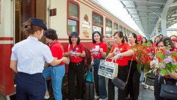 Giá Vé Tàu Hoa Phượng Đỏ Hà Nội - Hải Phòng 2026